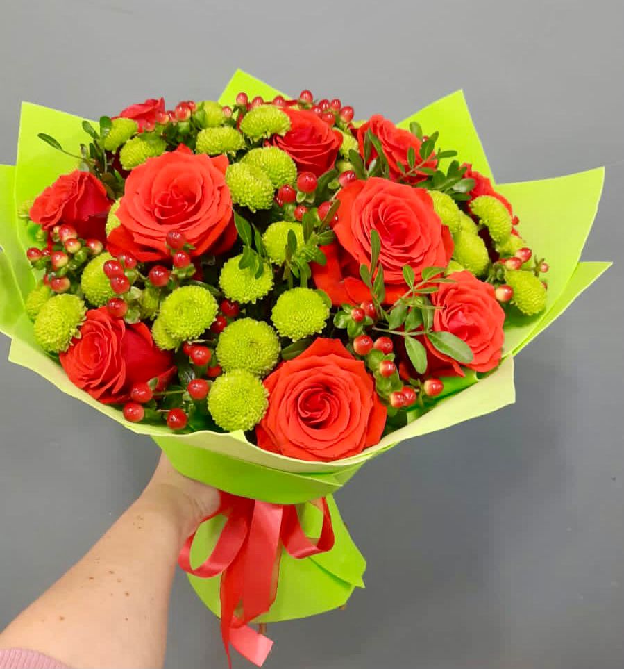 Букет цветов из: Хризантемы и Розы в Гороховце