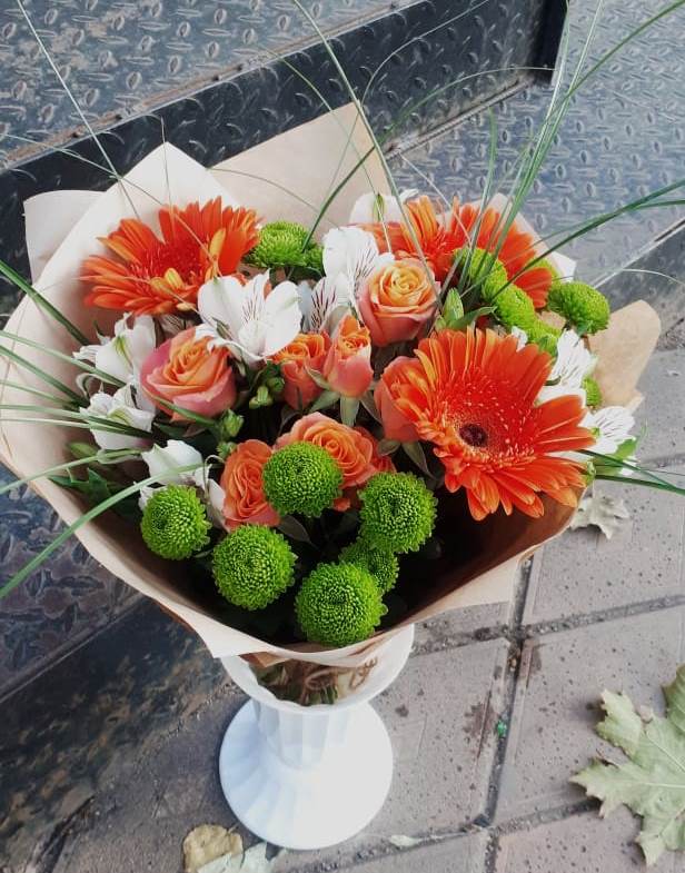 Букет цветов из: Герберы, Хризантемы, Альстромерии и Розы в Гороховце