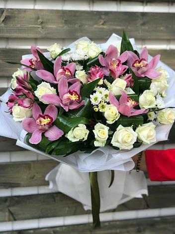 Букет цветов из: Розы и Хризантемы в Гороховце