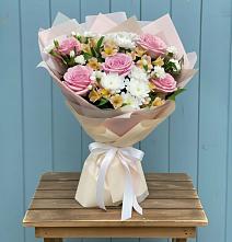 Букет цветов из:  Гвоздики, Орхидеи и Розы #REPLACE_PRED# Гороховце