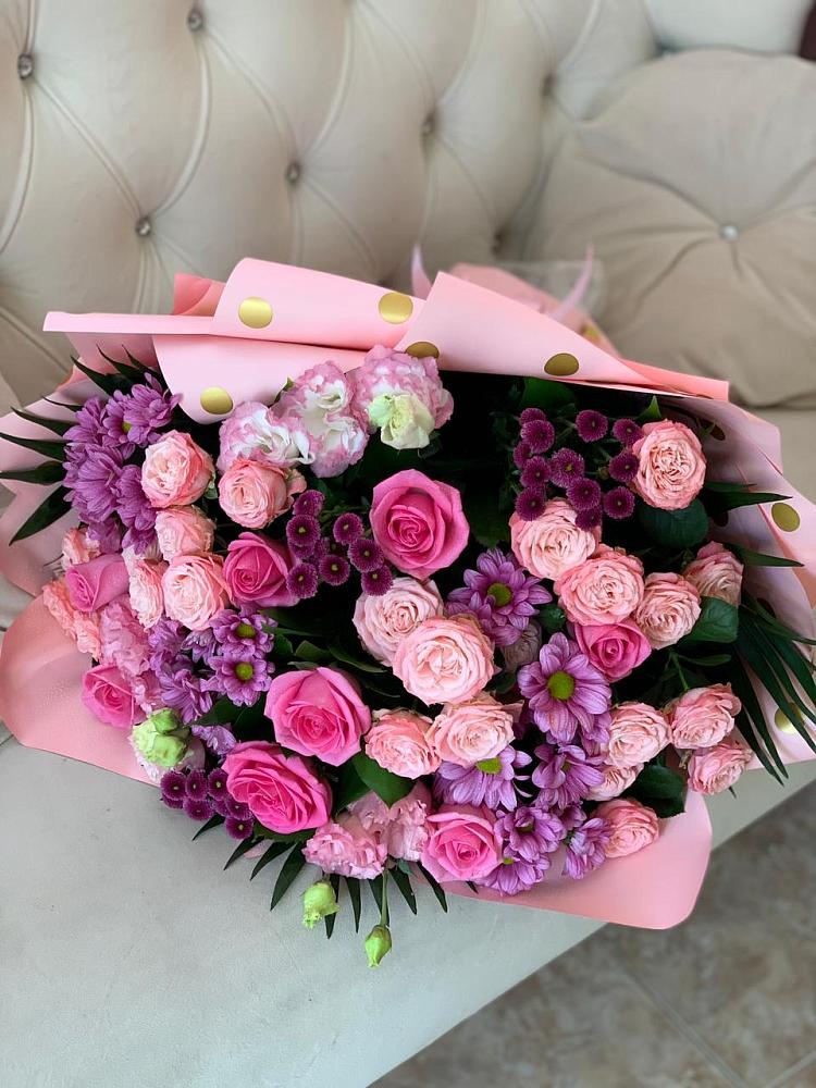 Букет цветов из: Хризантемы, Розы и Лизиантусы в Гороховце