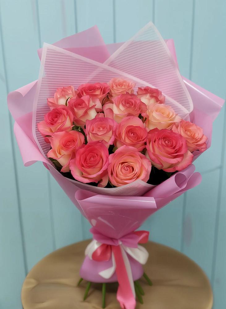 Букет 15 Розовых роз Равель в Гороховце