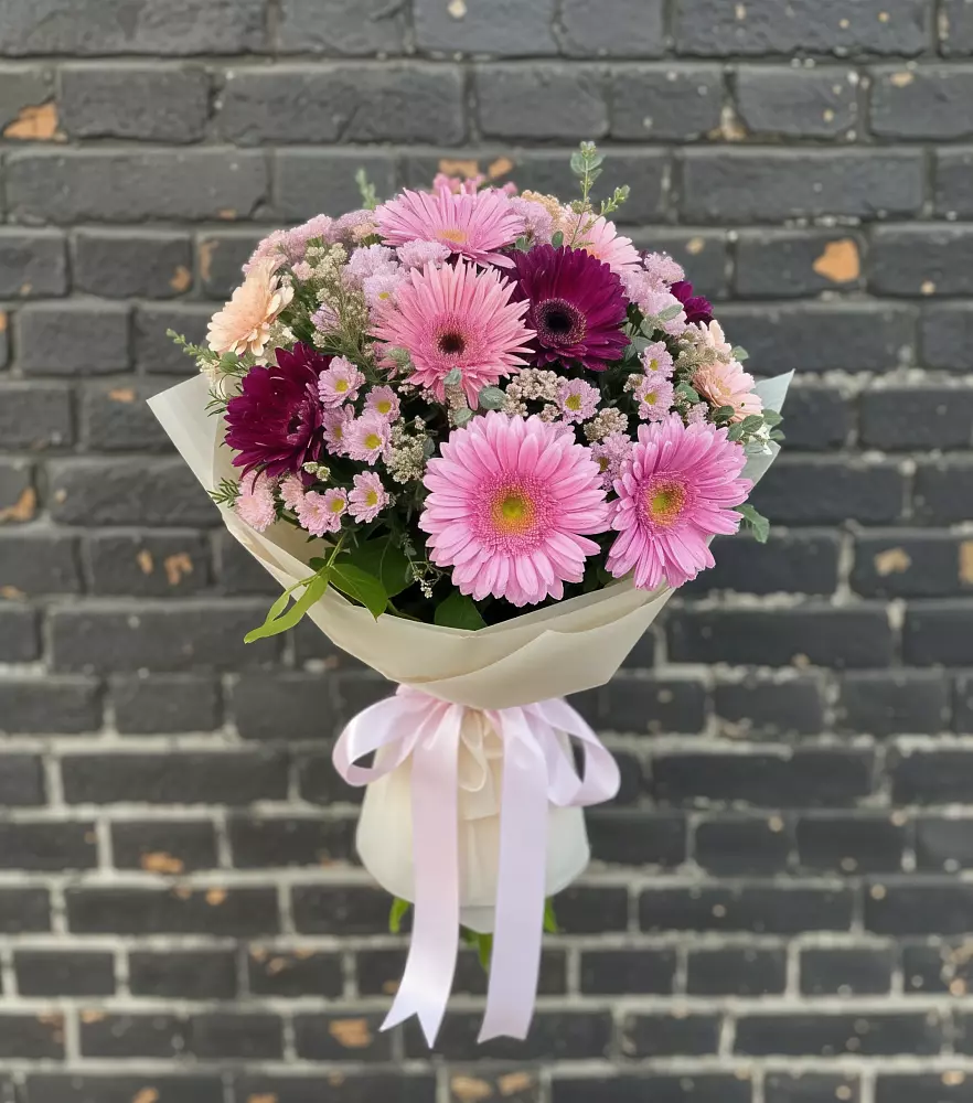 Букет цветов из: Герберы и Хризантемы в Гороховце