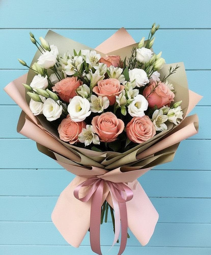 Букет цветов из: Розы, Альстромерии и Лизиантусы в Гороховце