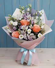 Букет цветов из:  Лизиантусы, Розы, Альстромерии и Гипсофила в Гороховце