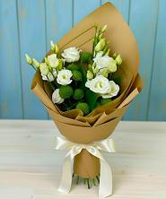 Букет цветов из:  Хризантемы и Лизиантусы в Гороховце