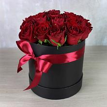 Цветочная композиция из Розы в шляпной коробке #REPLACE_PRED# Гороховце