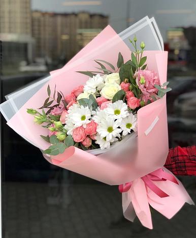 Букет цветов из: Розы, Лизиантусы и Хризантемы в Гороховце